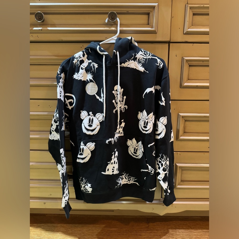 New with tags - Disney - Mickey & Minnie Mouse Halloween Glow-in-the-Dark Hoodie